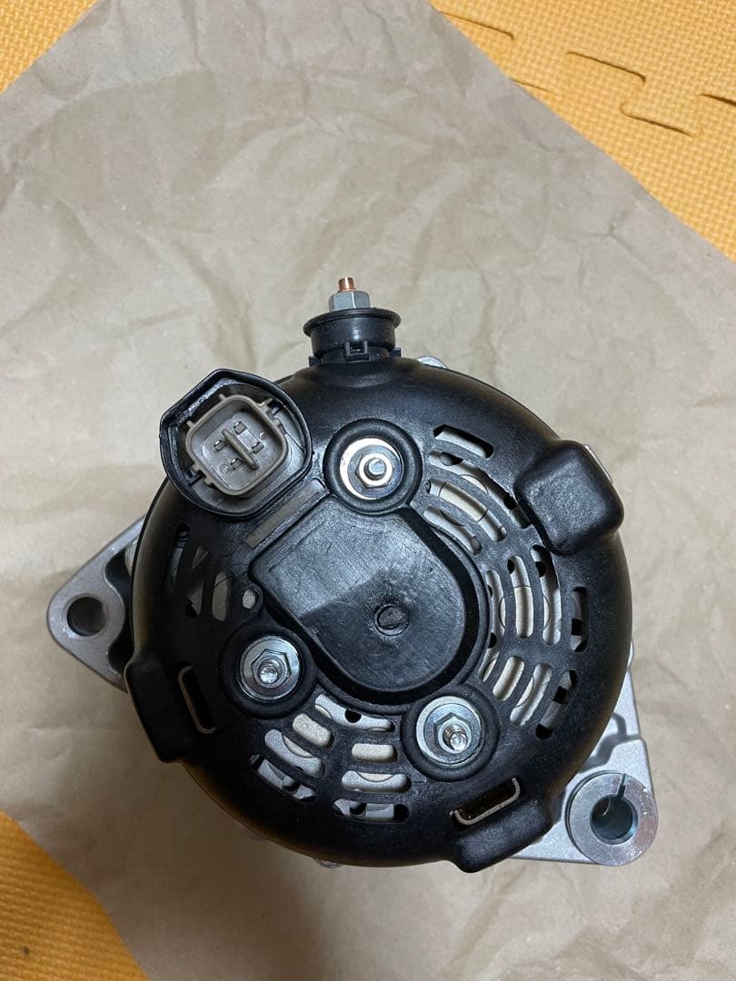USトヨタ　セコイア　オルタネーター　150A社外品