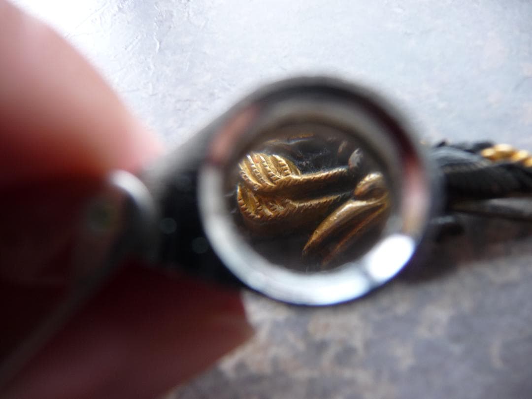 金工銅地鍍金鶴松図片目貫　ネクタイ装飾