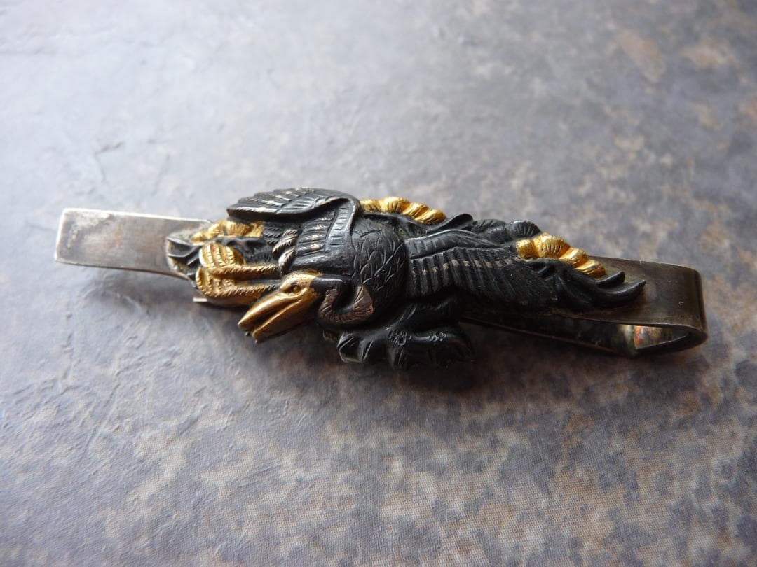 金工銅地鍍金鶴松図片目貫　ネクタイ装飾