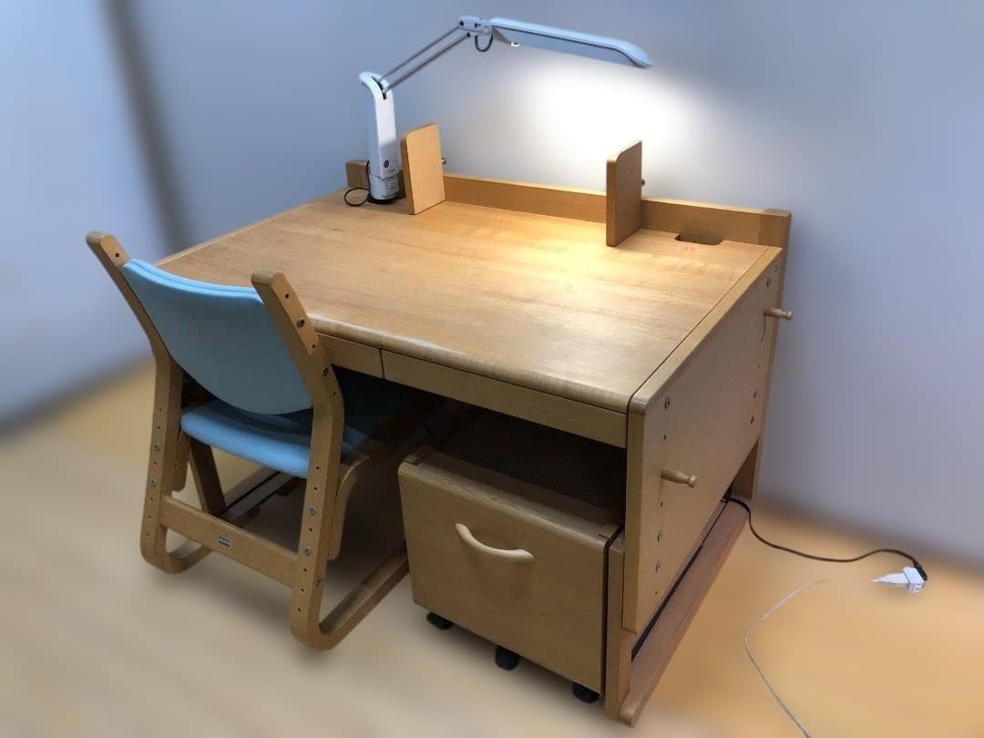 ピノ子(ᵔᴥᵔ)　①　袖机　送料無料 ベネッセ カリモク 51102