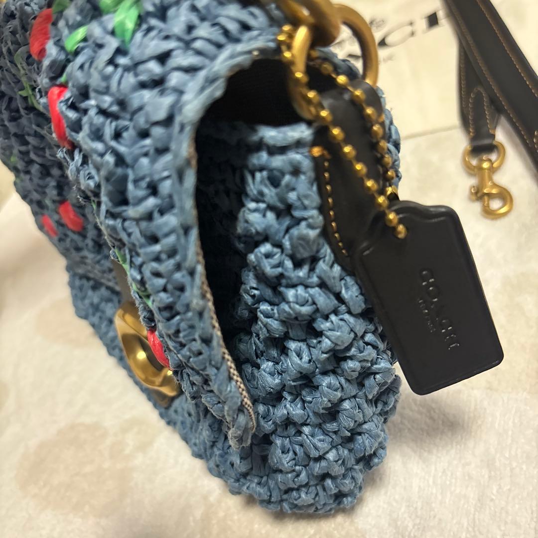 COACH チェリー柄ストロー素材ハンドバッグ