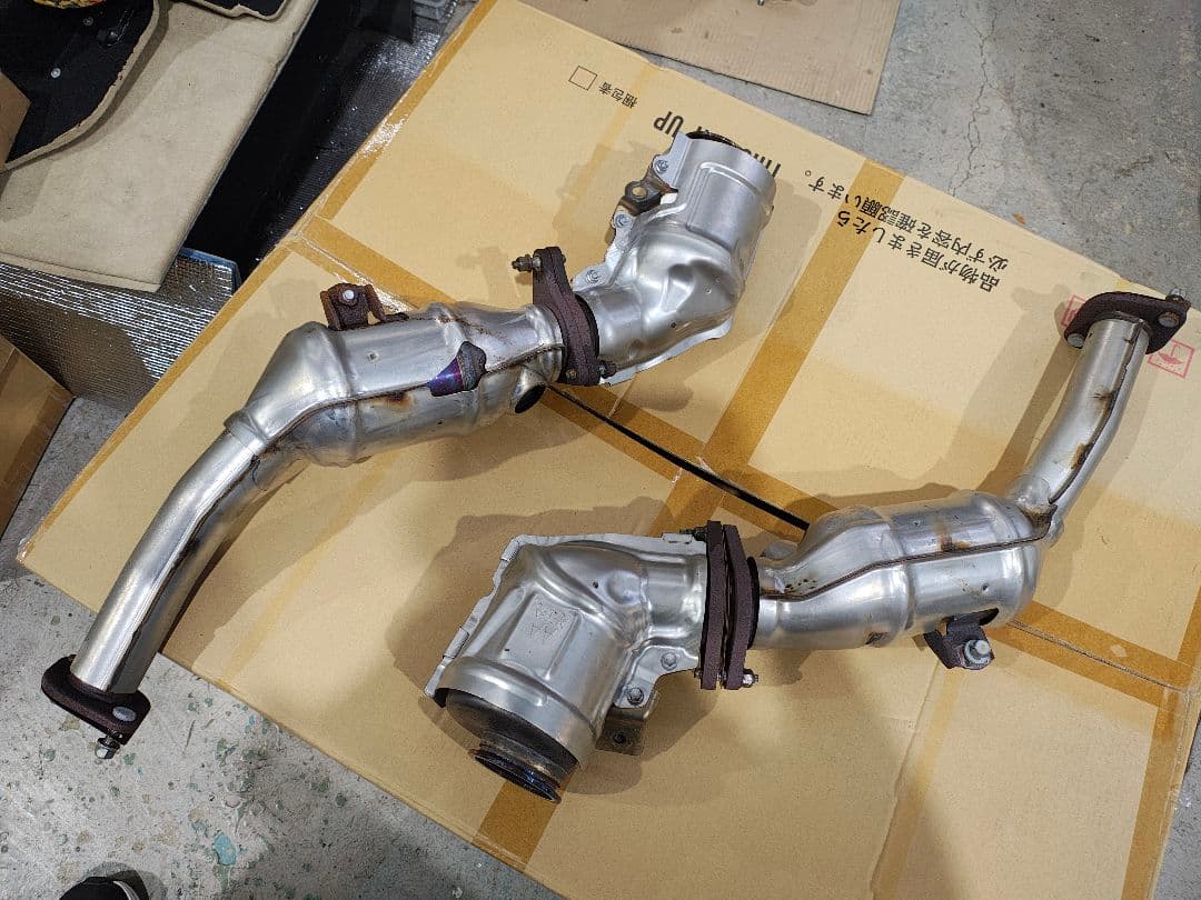 日産　スカイライン　400R　RV37　VR30DDTT　純正触媒