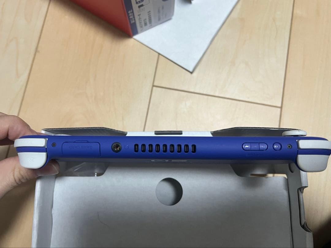 Nintendo Switch Lite 青、ソフトとその特典のマスクなど付き