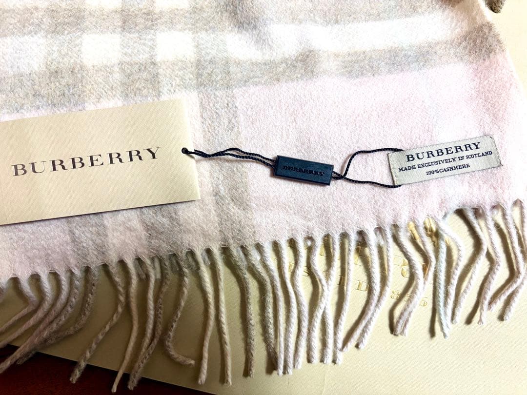 【新品未使用タグ付】BURBERRY チェック柄マフラー ピンク系　希少価値あり