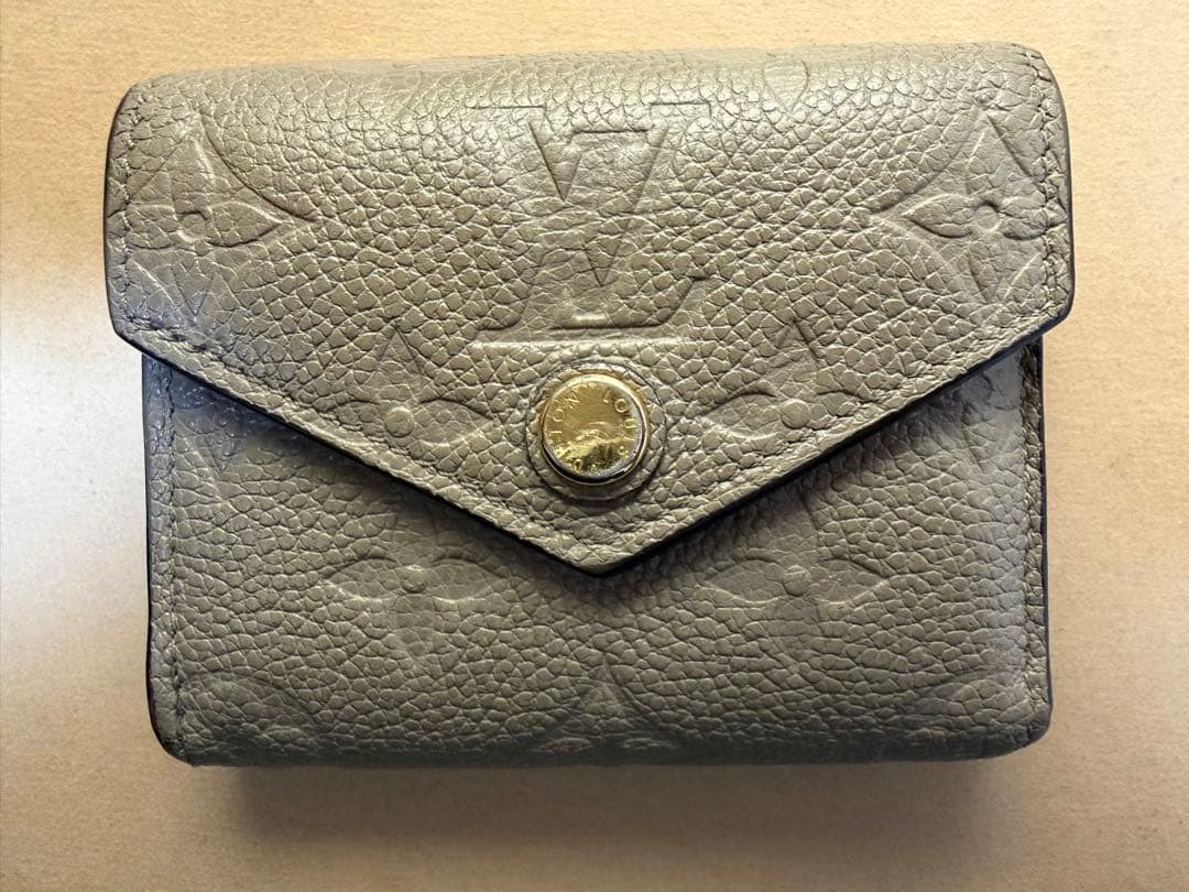 現行LOUIS VUITTON ポルトフォイユ　クレア モノグラム 折り財布