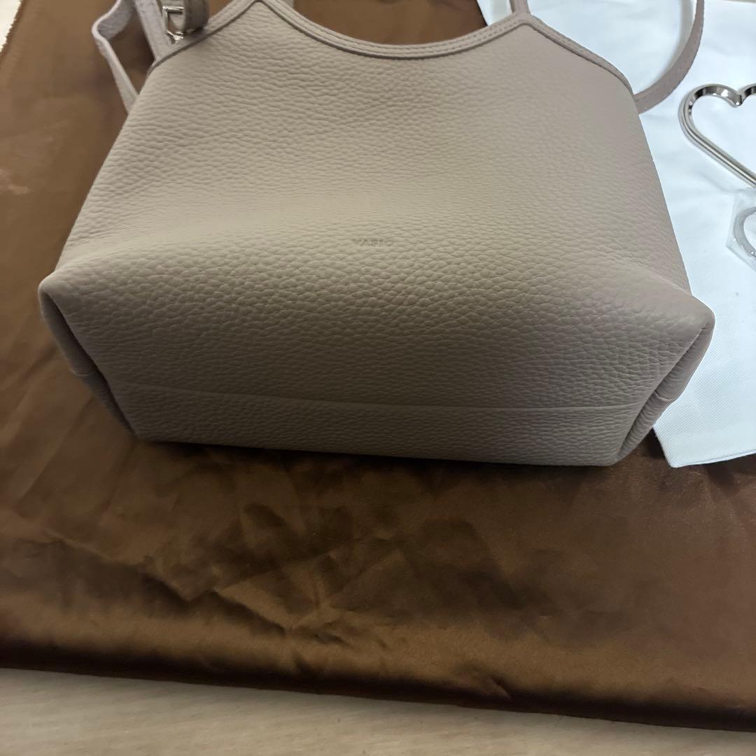 タイムセール‼️VASIC ループミニミニ　チャーム付き‼️ ポップアップ限定‼️