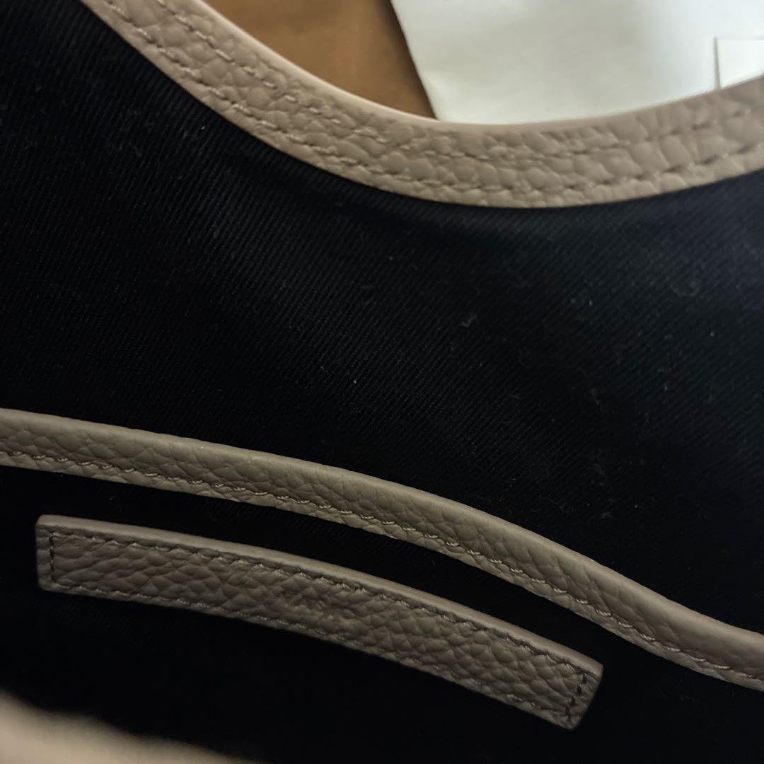 タイムセール‼️VASIC ループミニミニ　チャーム付き‼️ ポップアップ限定‼️