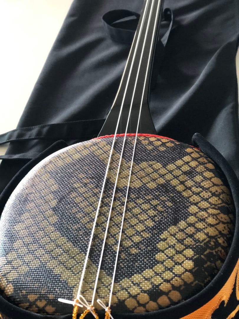 お値下げしました！新品　チューナー付きミニ三線