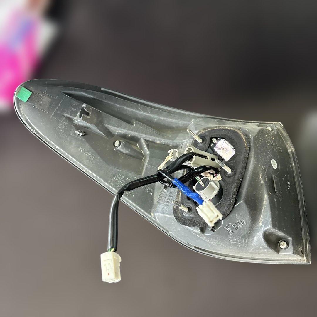 #1953 LEXUS RX450h テールランプ