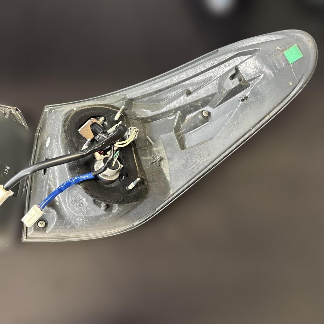 #1953 LEXUS RX450h テールランプ