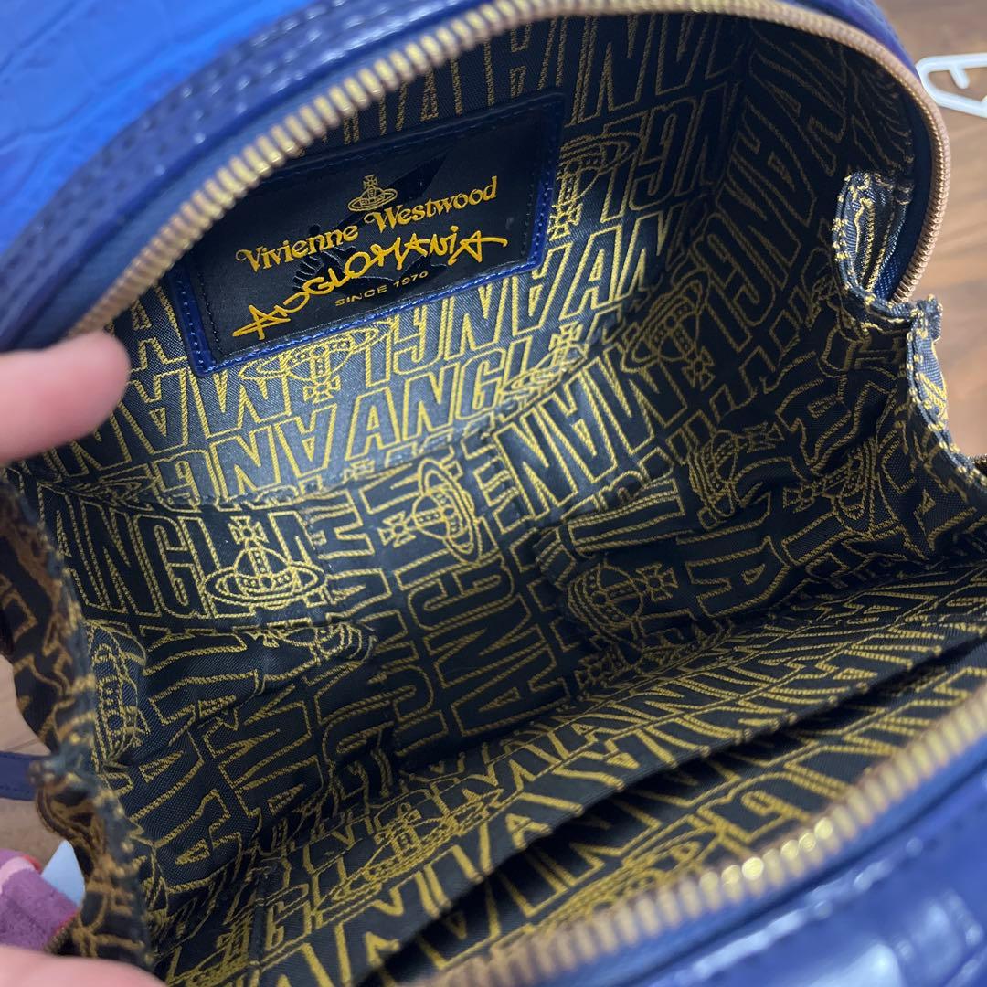 【あおい】Vivianne Westwood円形ショルダーバッグ