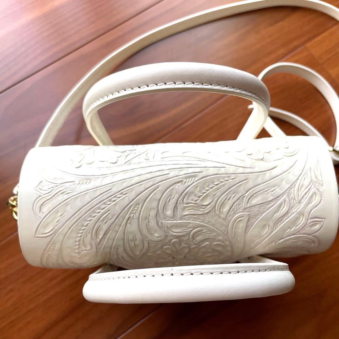 美品！完売品カービングトライブス　2way ミニラタン　カゴバッグ　ホワイト