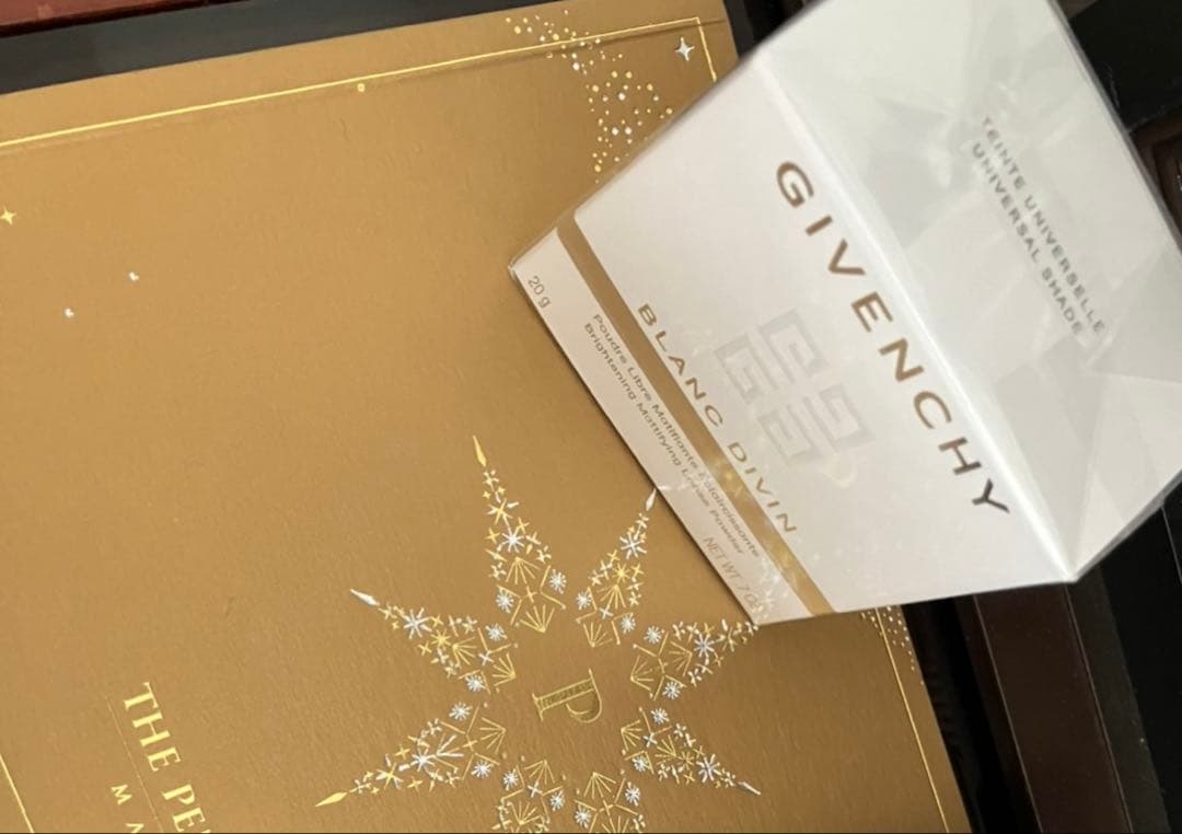 ジバンシイ　ブランディヴァン　ブライトニング　ルースパウダー新品