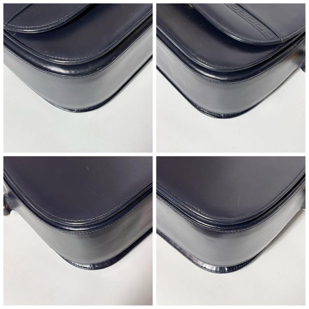 ジャンニヴェルサーチ　ネイビー　メデューサ　ショルダーバッグ　レザー.