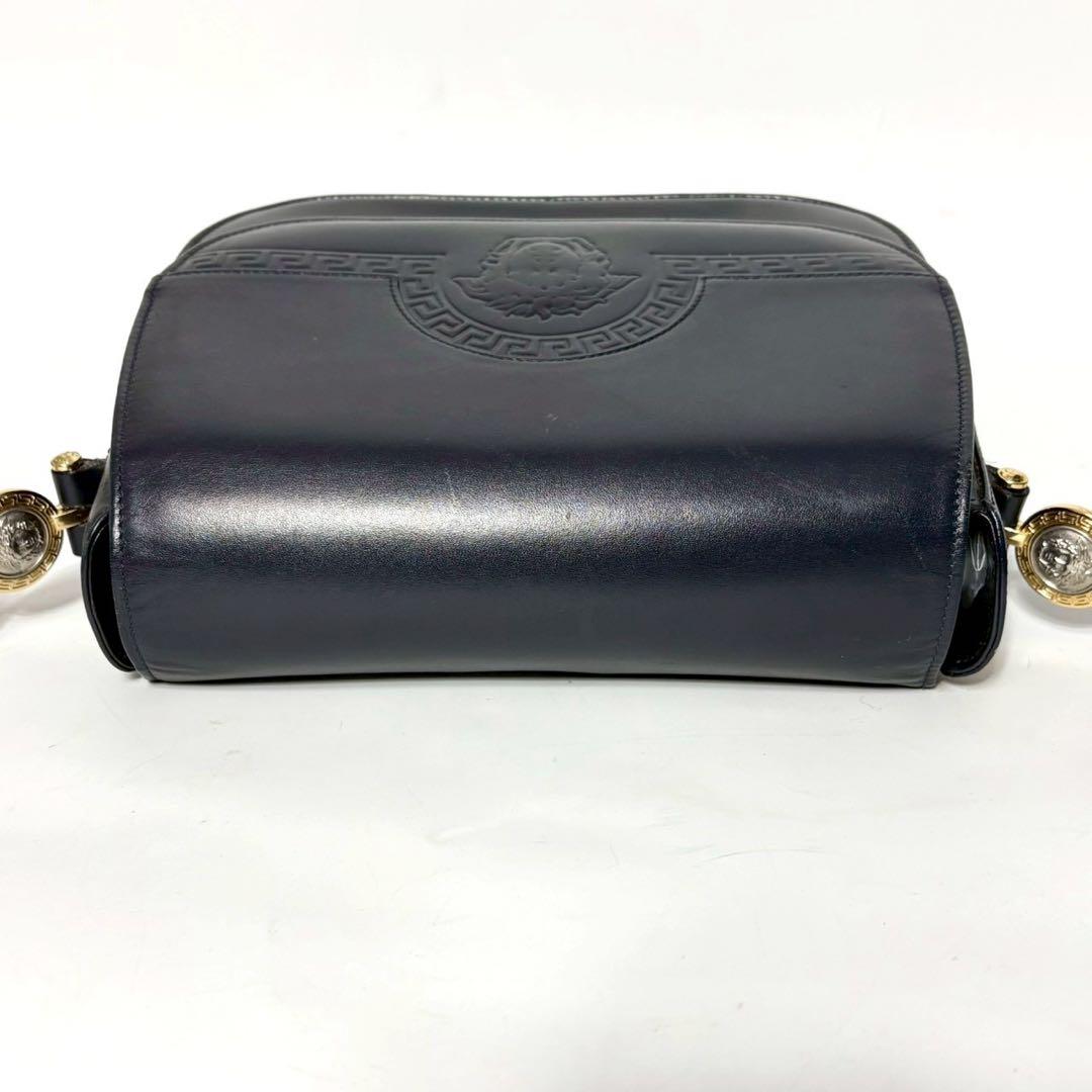 ジャンニヴェルサーチ　ネイビー　メデューサ　ショルダーバッグ　レザー.