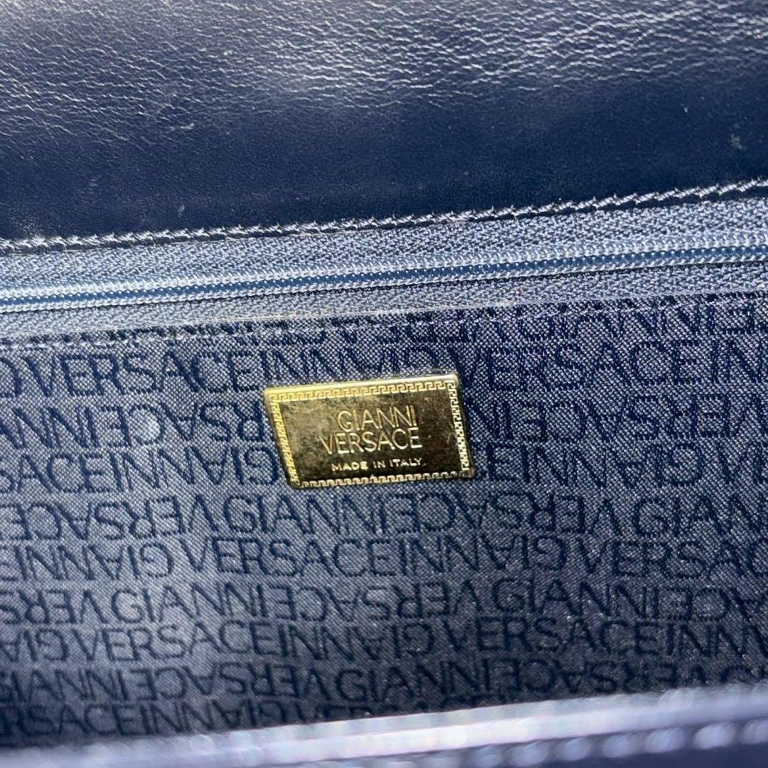 ジャンニヴェルサーチ　ネイビー　メデューサ　ショルダーバッグ　レザー.