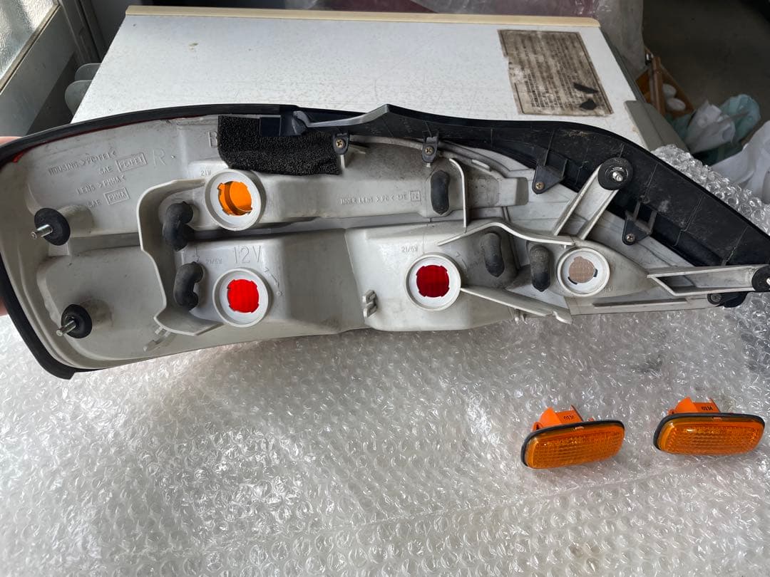 シルビアS15 純正テールランプ　サイドウインカーカバー付き