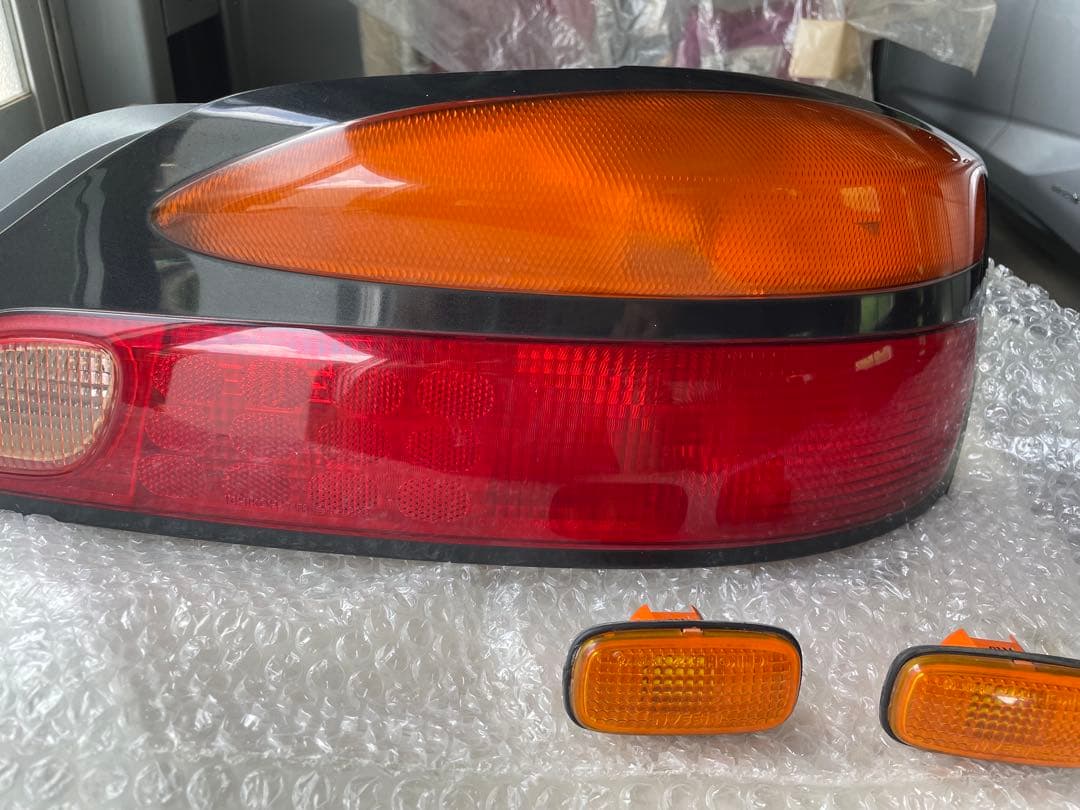 シルビアS15 純正テールランプ　サイドウインカーカバー付き