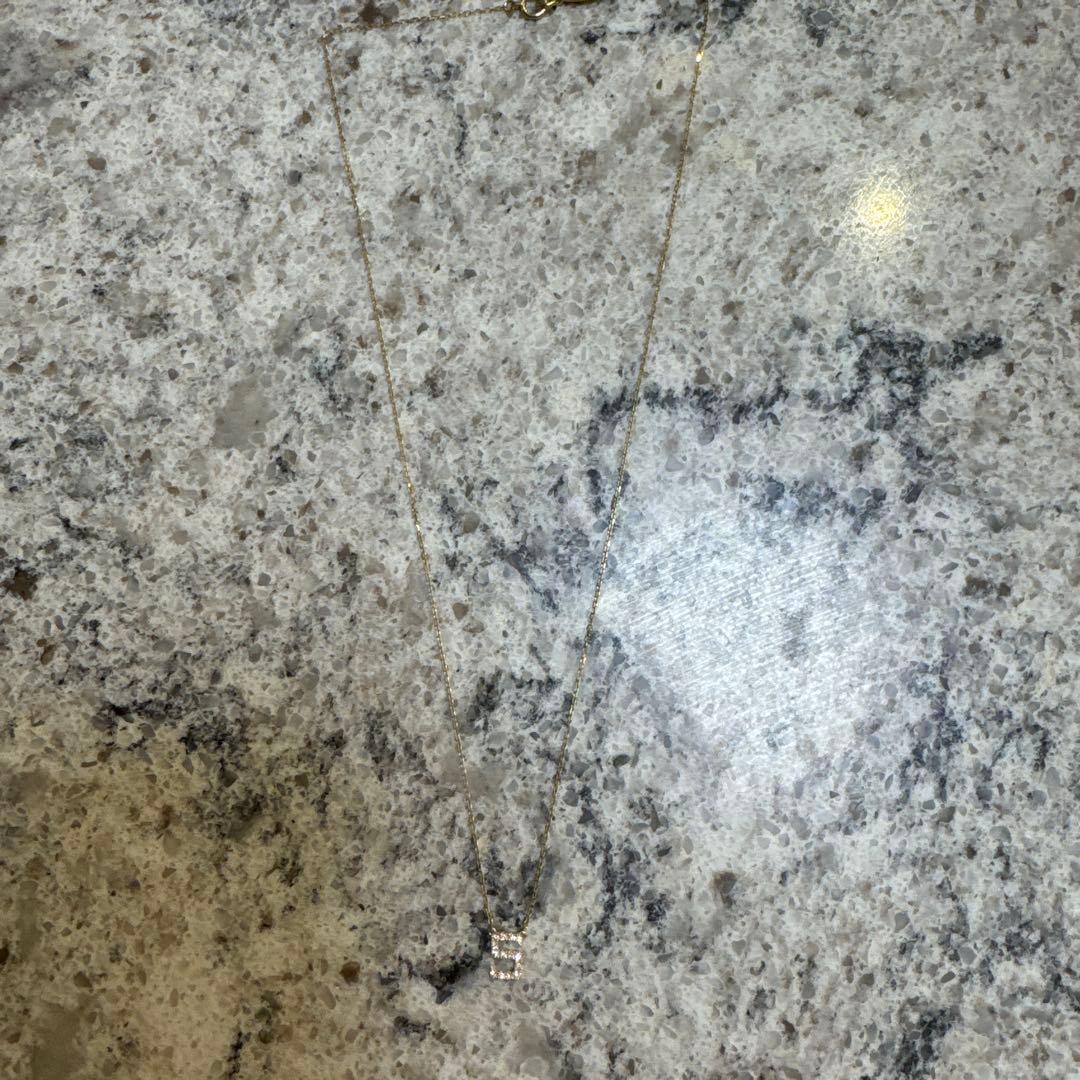 AHKAH イニシャル ネックレスS 18Kイエローゴールド/ダイヤモンド