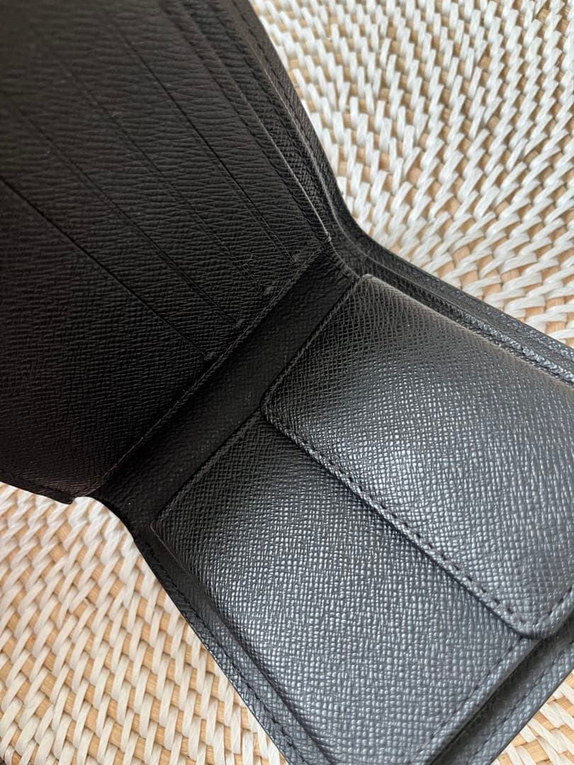 LOUIS VUITTON（ルイ・ヴィトン） 二つ折り財布