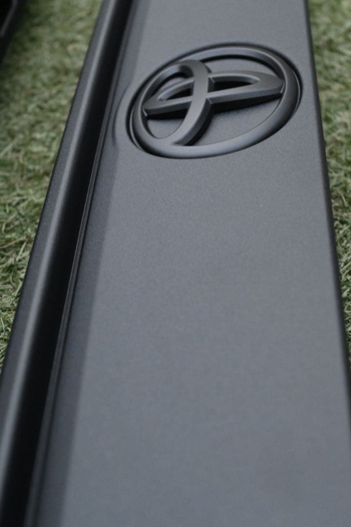 rav4 純正リアガーニッシュ　ラプターライナー塗装　新車外し　送料込み