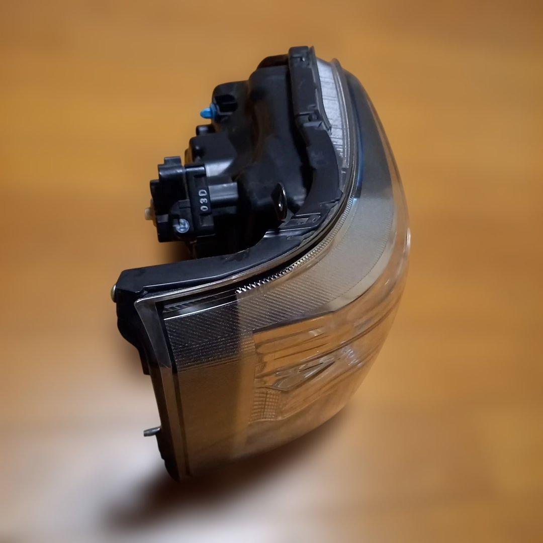 ダイハツハイゼットトラック700系右側ヘッドライトユニットスタンレー製品4567