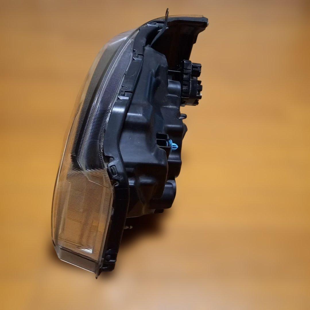 ダイハツハイゼットトラック700系右側ヘッドライトユニットスタンレー製品4567