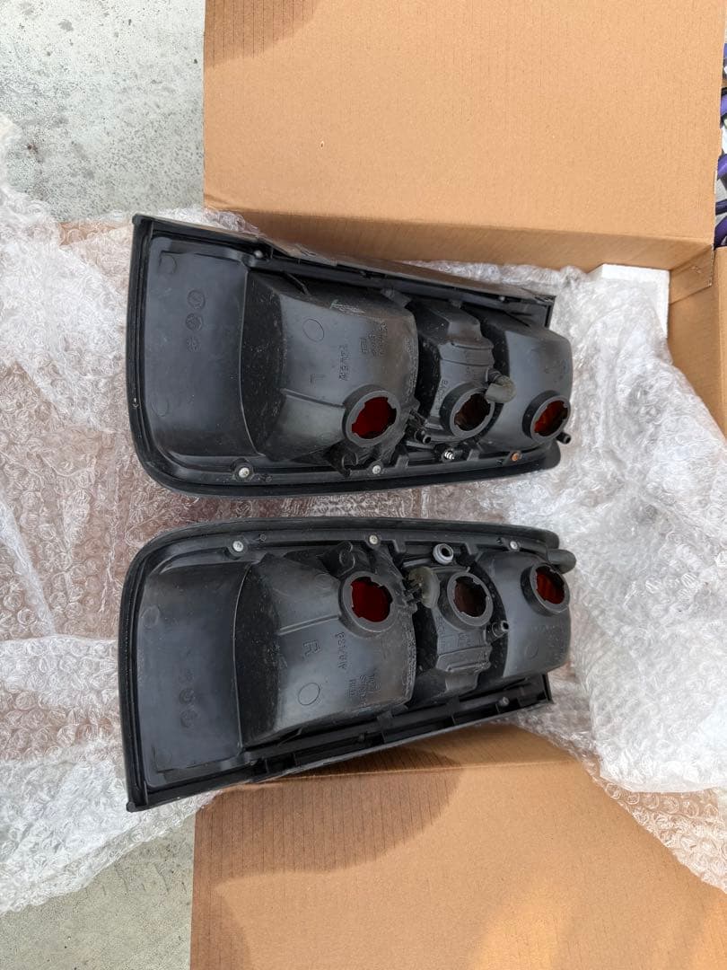 80ランクル テールランプ