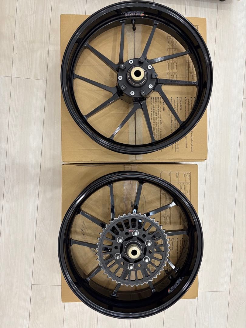 CB400SF GALE SPEED アルミニウム鍛造ホイール前後　スプロケット