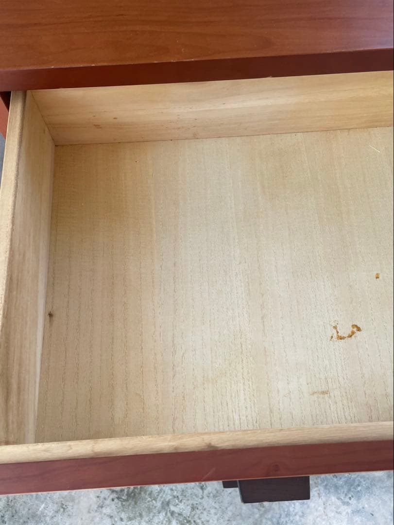 人気の北欧系　脚付チェスト　サイドボード