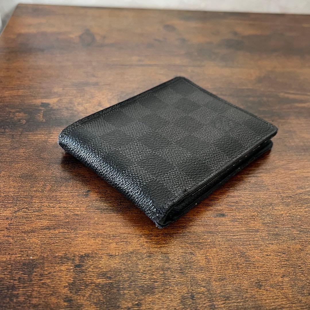 ルイヴィトン ダミエグラフィット ポルト フォイユ ミュルティプル 二つ折り財布