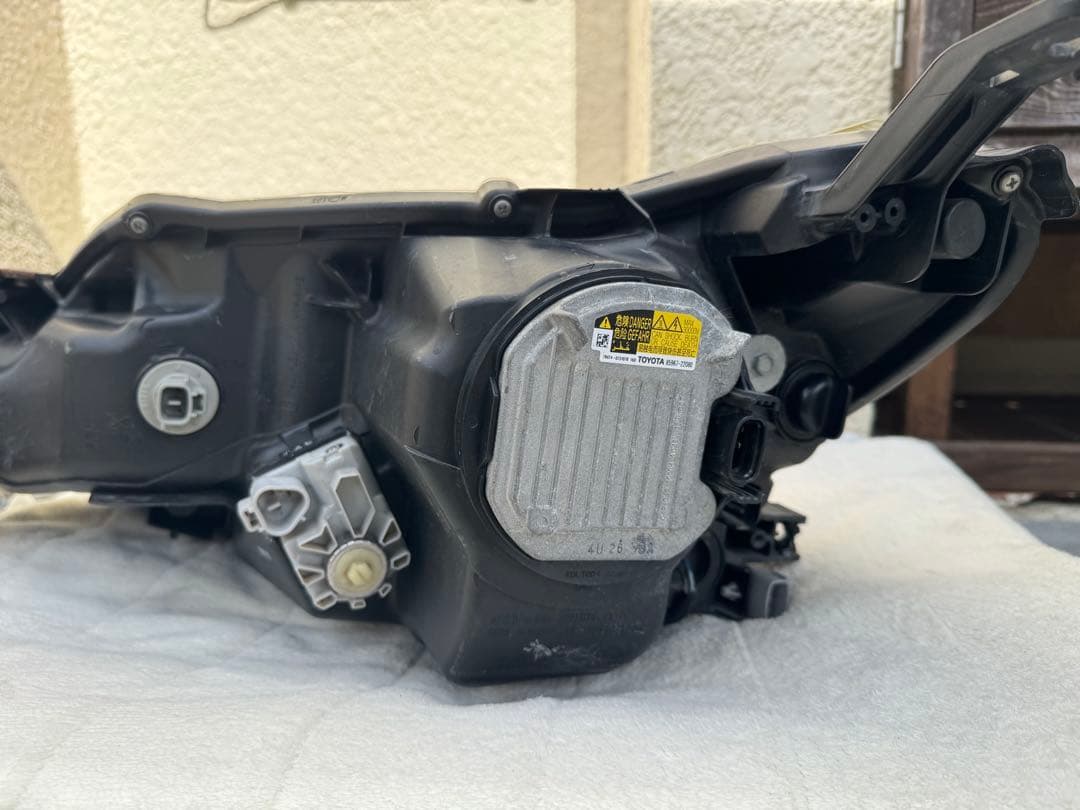 マークX純正GRX-130ヘッドライト