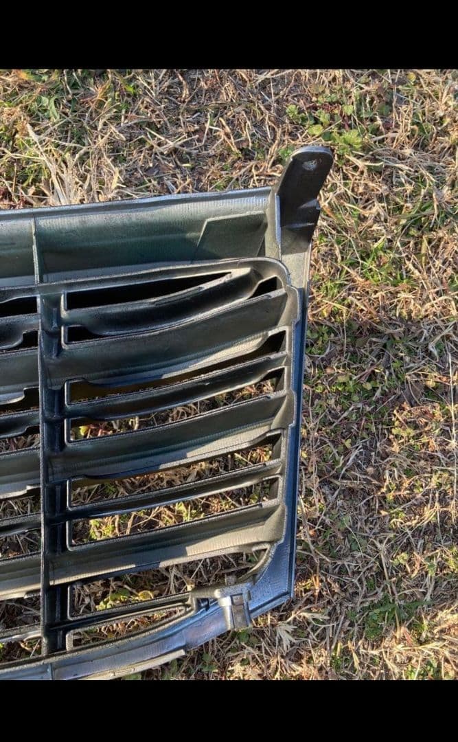 トヨタ ランドクルーザー100前期純正グリル（ラプターライナー塗装）