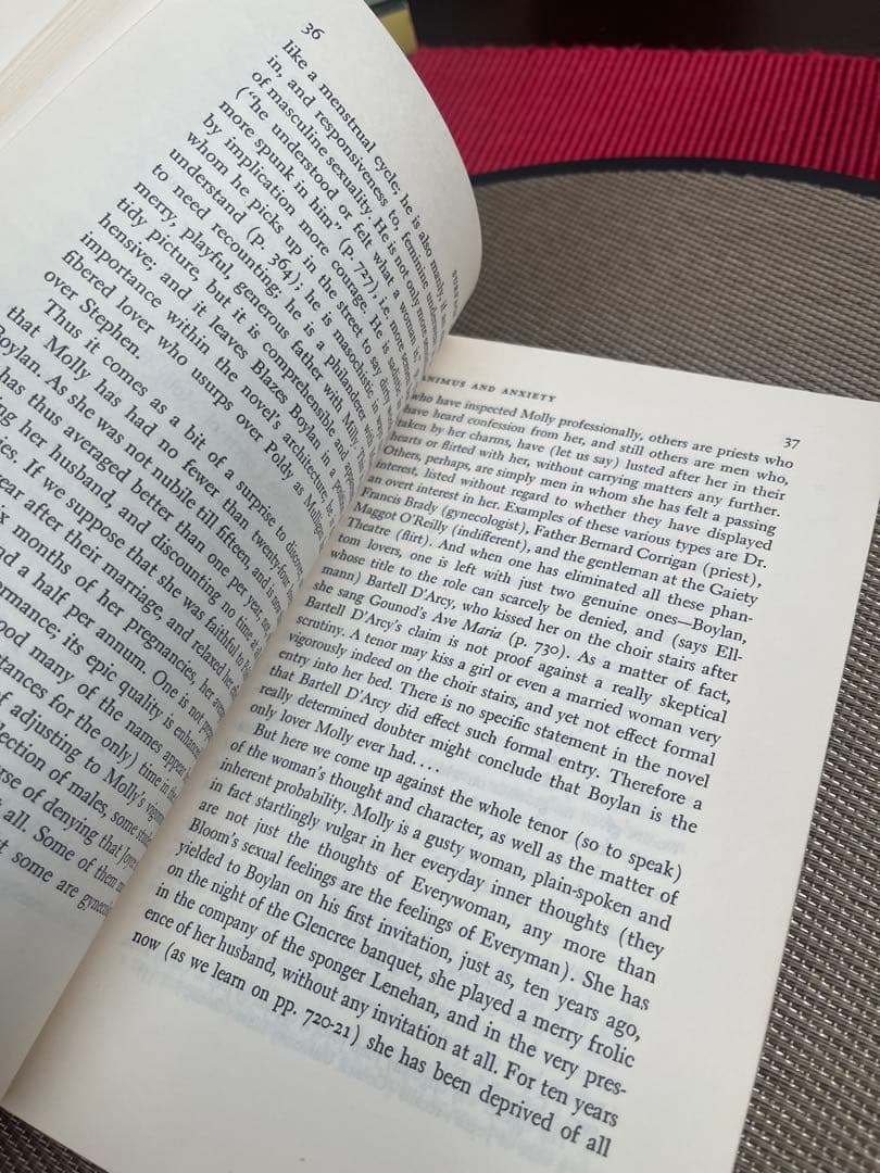 洋書 Surface and Symbol Robert Martin Adams