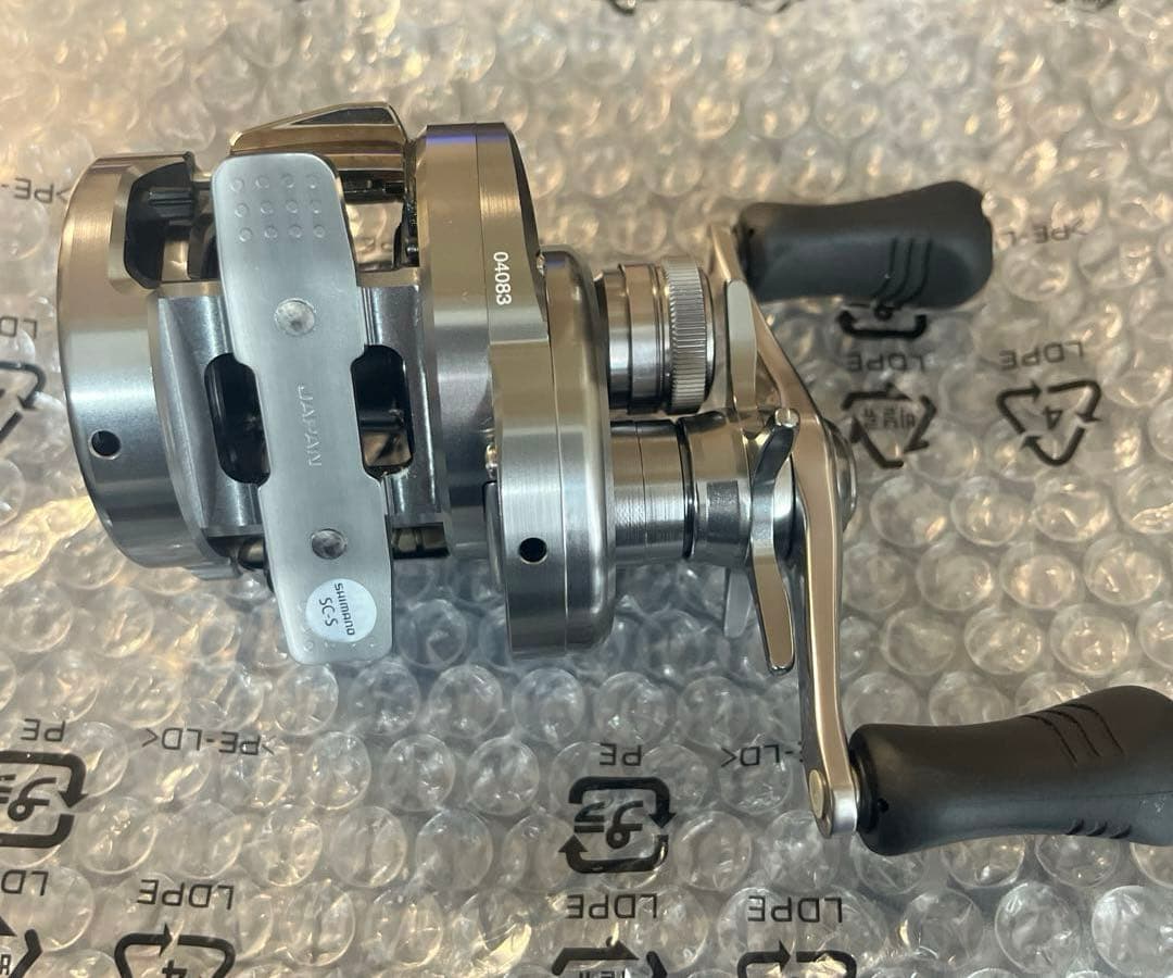 【新品未使用】 シマノ 20 カルカッタ コンクエスト DC 100 RIGHT