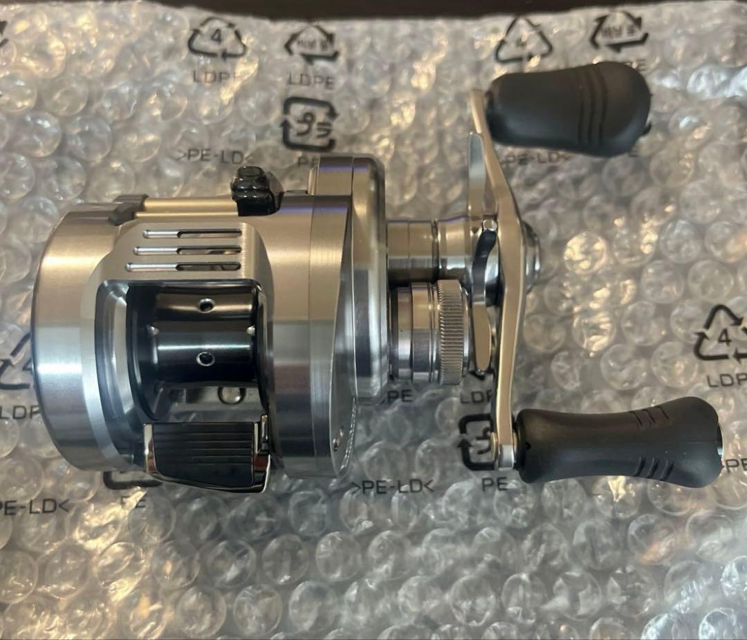 【新品未使用】 シマノ 20 カルカッタ コンクエスト DC 100 RIGHT