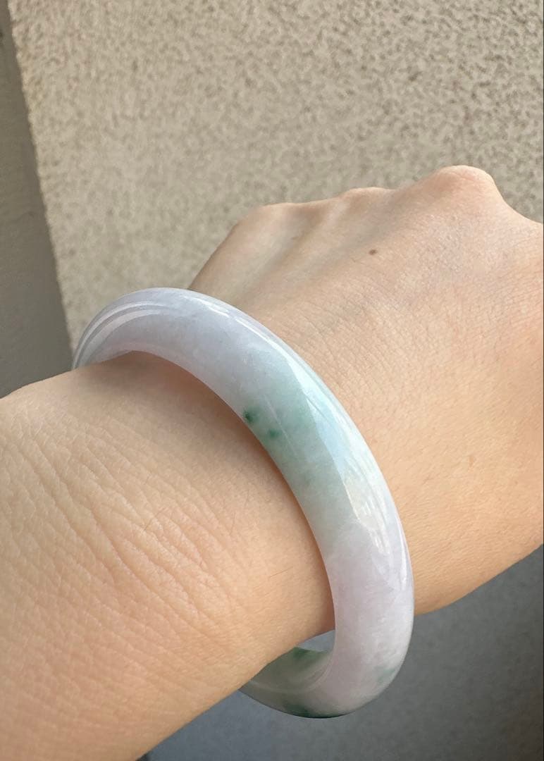 翡翠ヒスイ　ホワイトグリーンバングル