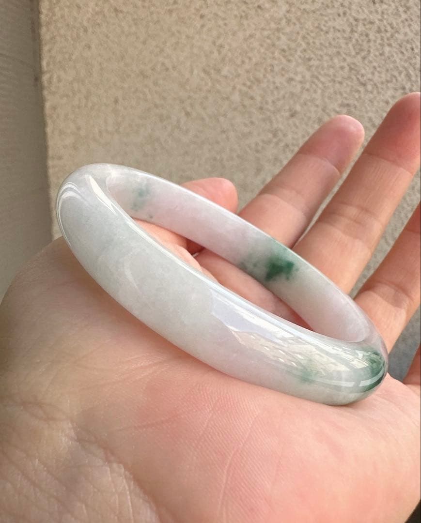 翡翠ヒスイ　ホワイトグリーンバングル