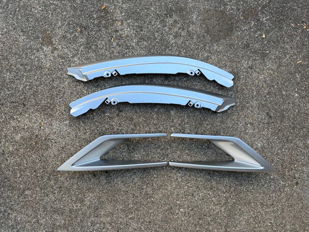 後期デリカD5 フロントグリル