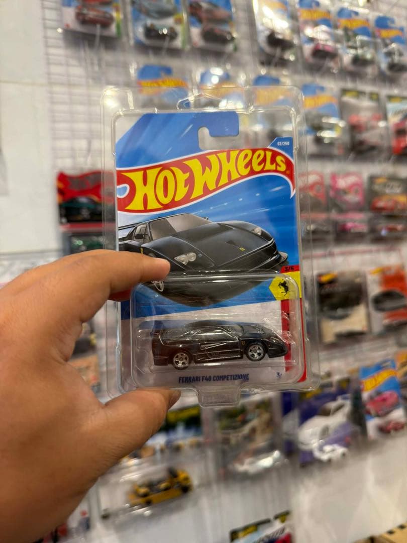 チ*カ様 ホットウィール　フェラーリ・F40 　 スーパートレジャーハント