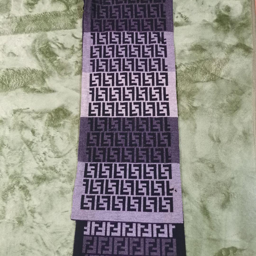 Fendi ロゴ入り マフラー グレー系