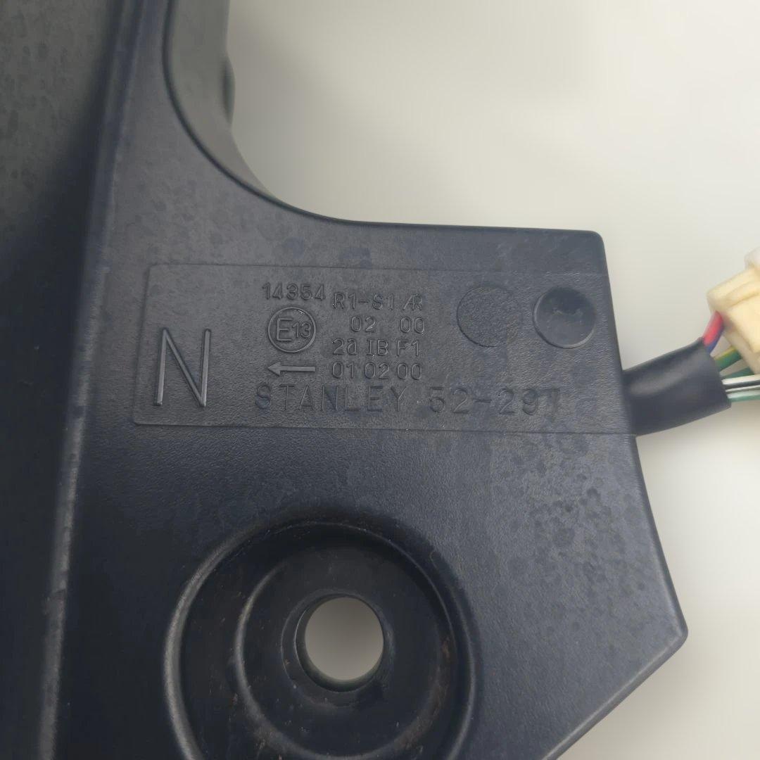 テールランプ 赤/クリア 2個セット NHP10 AQUA