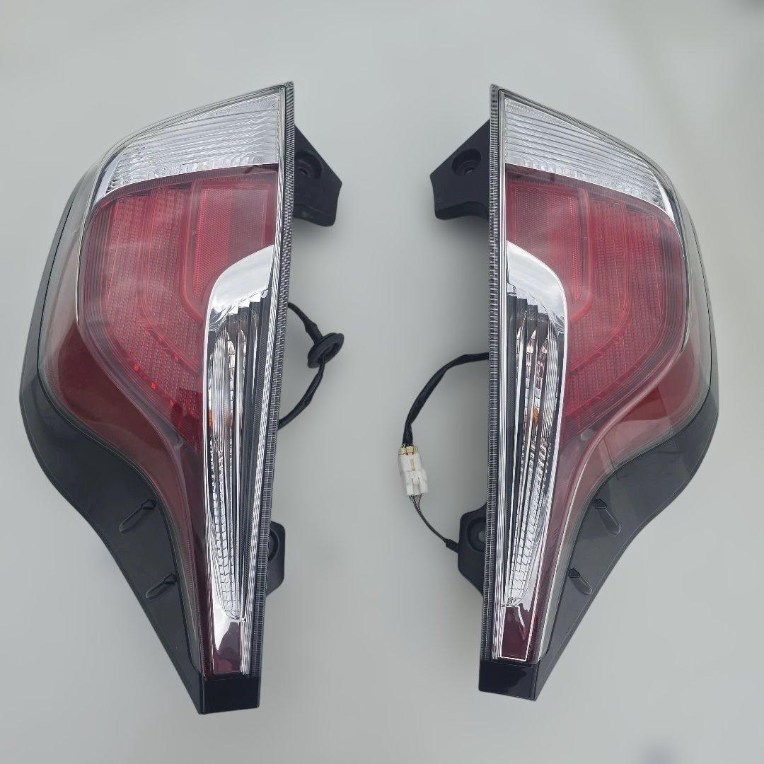 テールランプ 赤/クリア 2個セット NHP10 AQUA