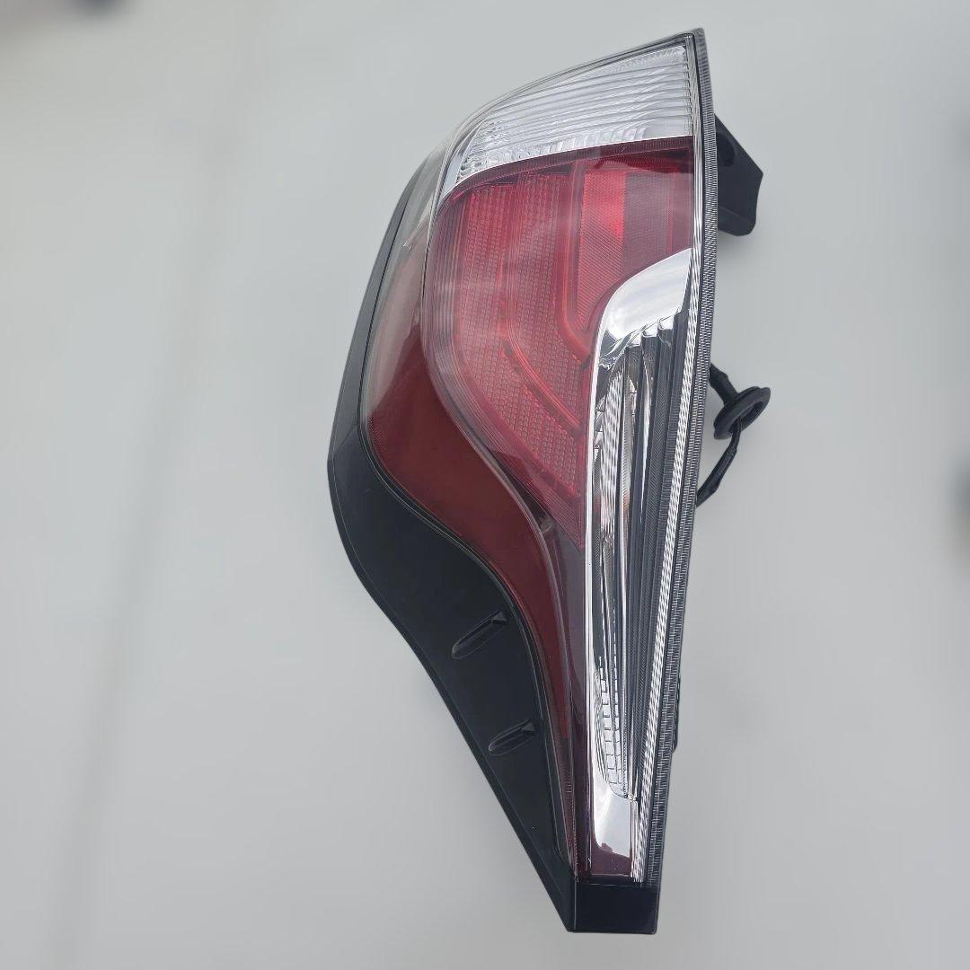 テールランプ 赤/クリア 2個セット NHP10 AQUA