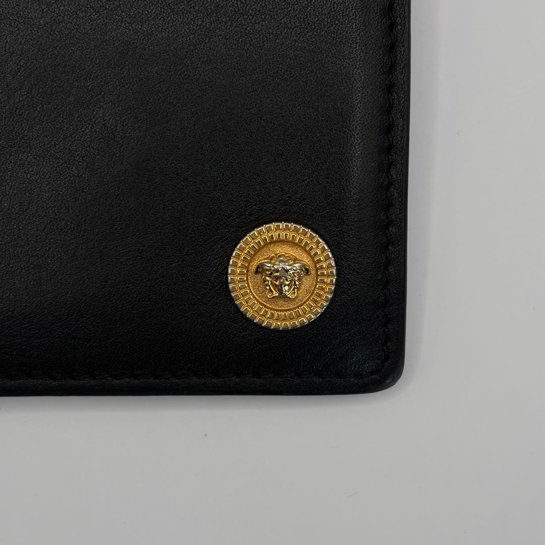 versace 二つ折り財布　マネークリップ　ブラック　メデューサ　ロゴ