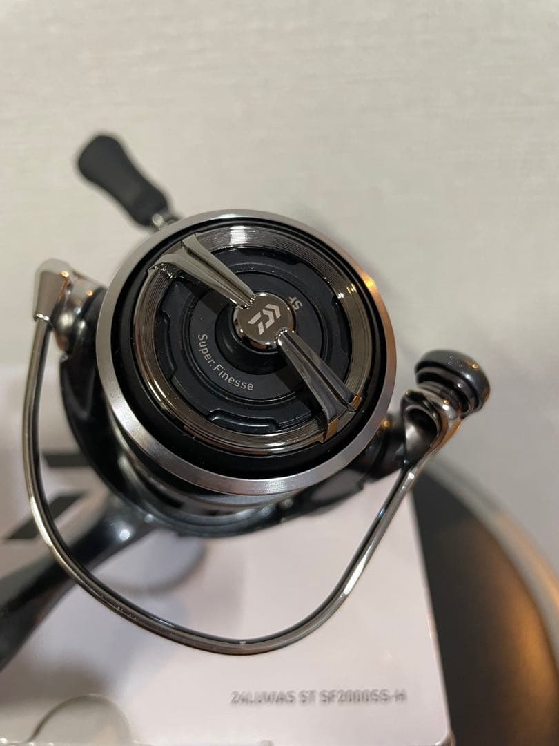 リール 24 LUVIAS ST SF 2000SS-H