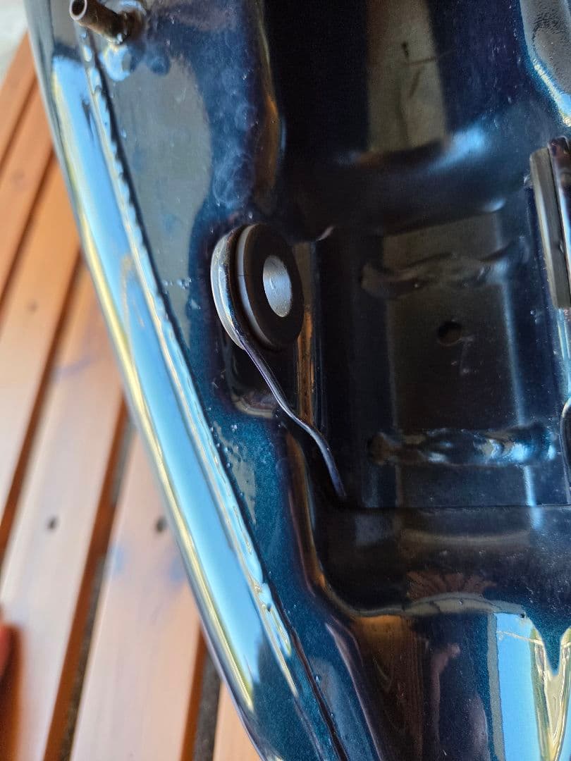 スポーツスター純正タンク