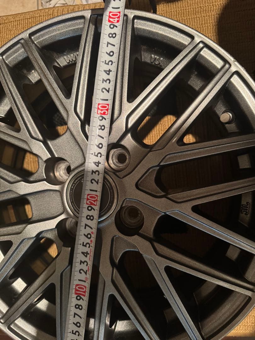 ノート使用。15インチ ブラック ホイール 型番39