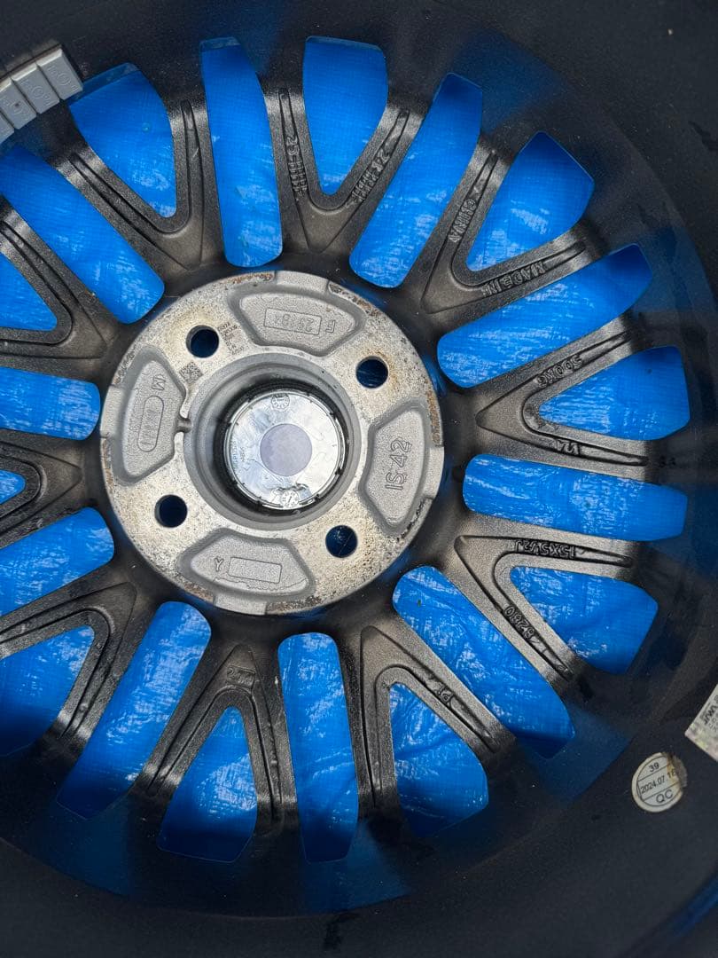 ノート使用。15インチ ブラック ホイール 型番39