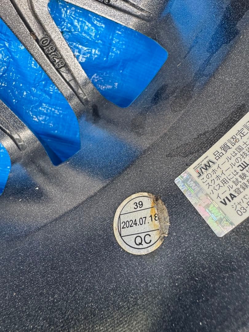 ノート使用。15インチ ブラック ホイール 型番39